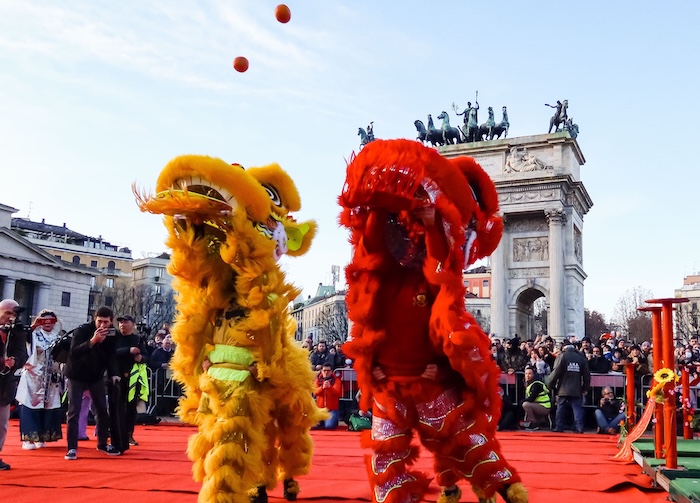 2026年米兰春节游行和平门舞狮表演
