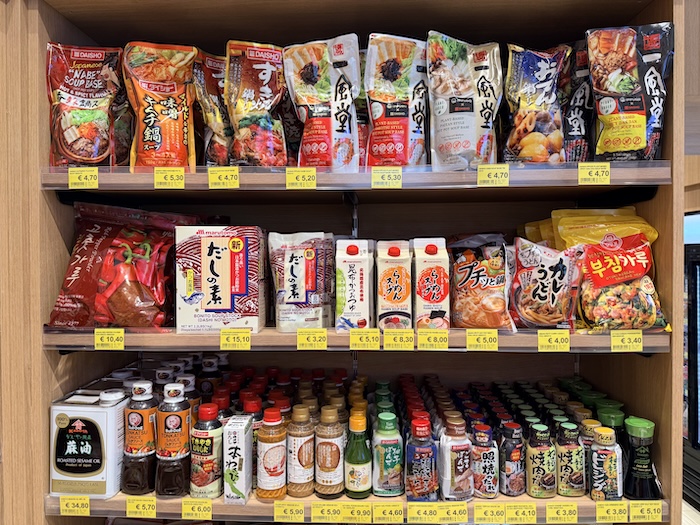 Mini Kombini supermercato giapponese milano chinatown