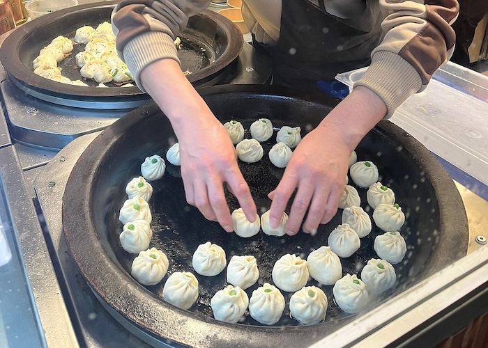 tiktok viral challenge 20 euro chinatown Gold Bao