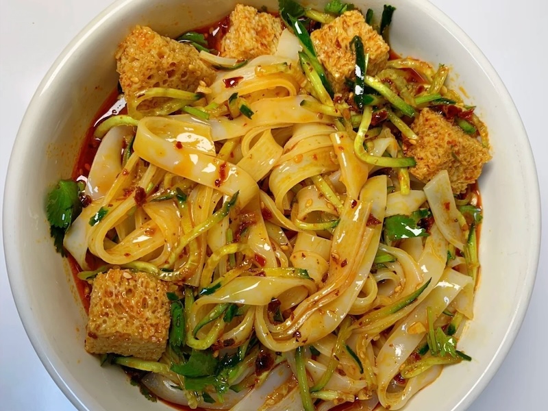 summer food asian chinese liangpi cold noodles